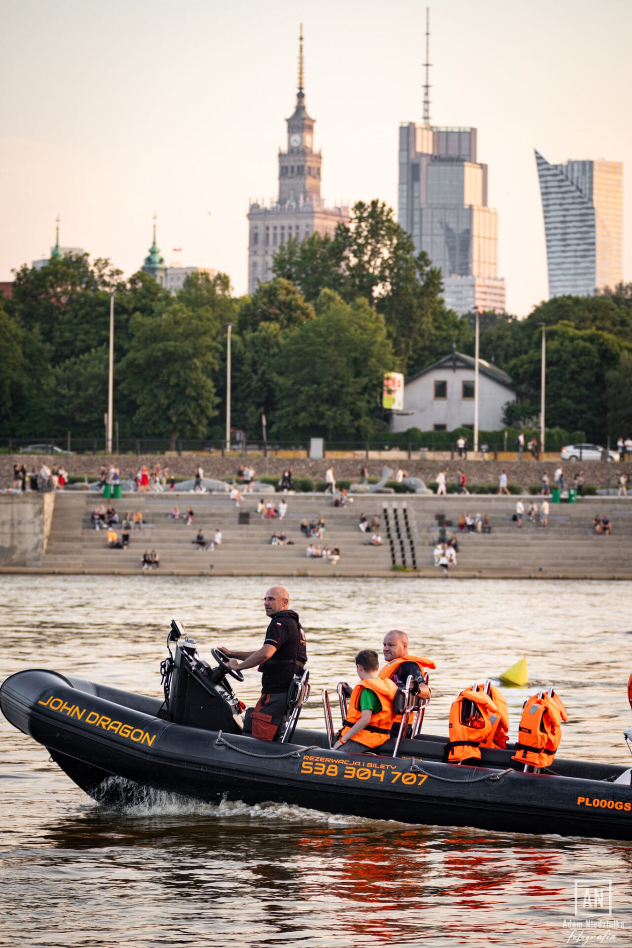 🌊 Warsaw River Cruise – Discover the Vistula from a Speedboat 1 Warsaw River Cruise with skyline views and thrilling speedboat ride
